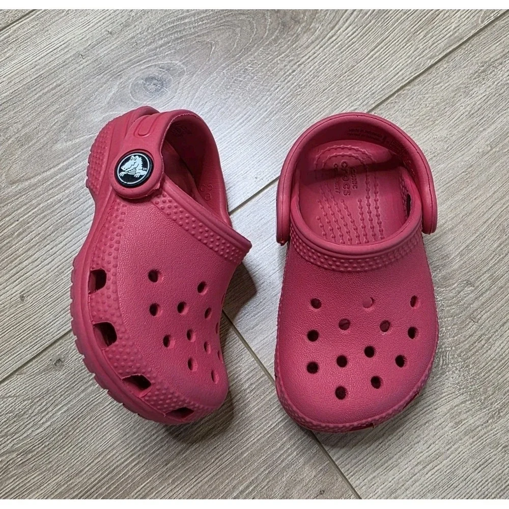 Crocs Classic Clogs Toddler size 5c Red Iconic Comfort